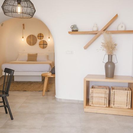 Valery Suites Фира Екстериор снимка