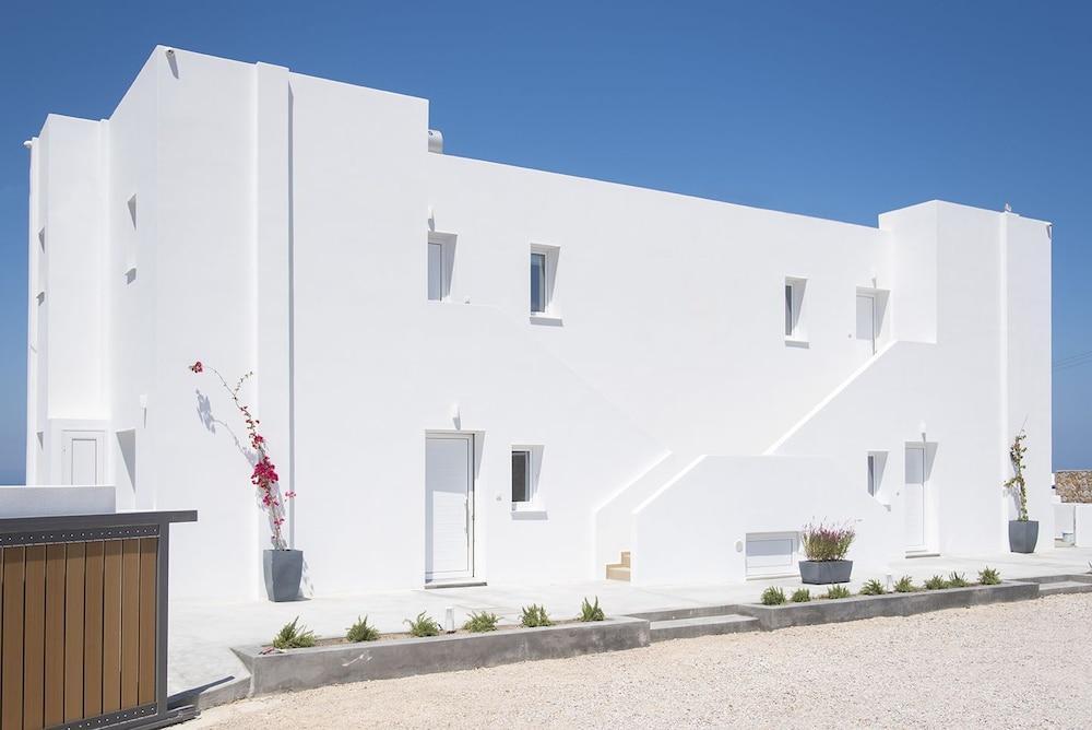 Valery Suites Фира Екстериор снимка