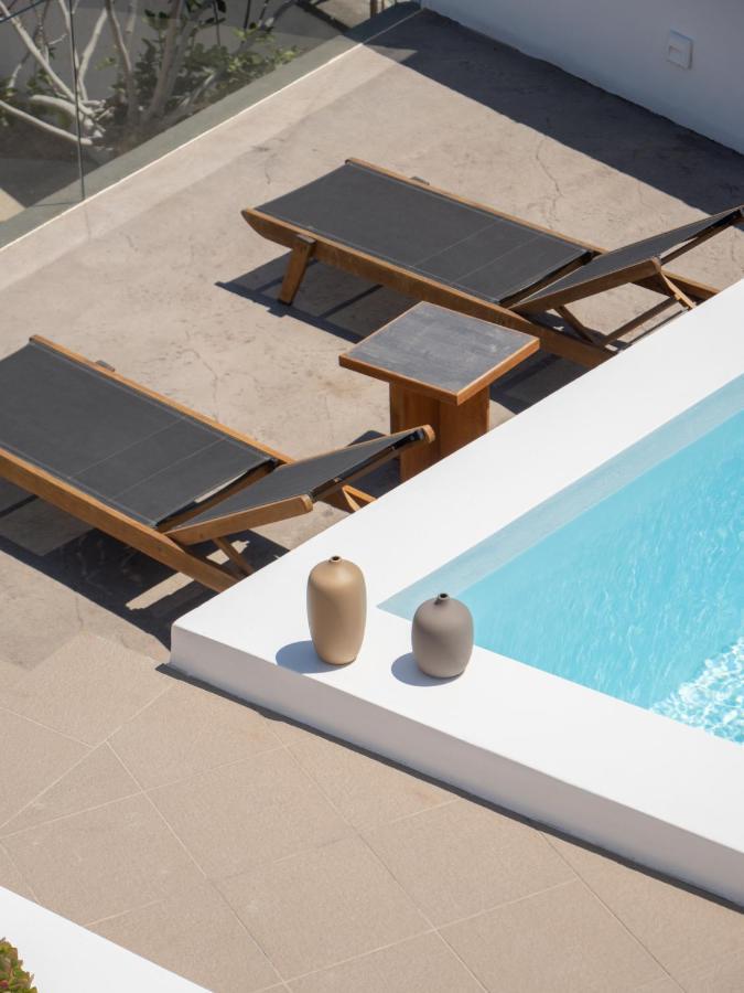 Valery Suites Фира Екстериор снимка