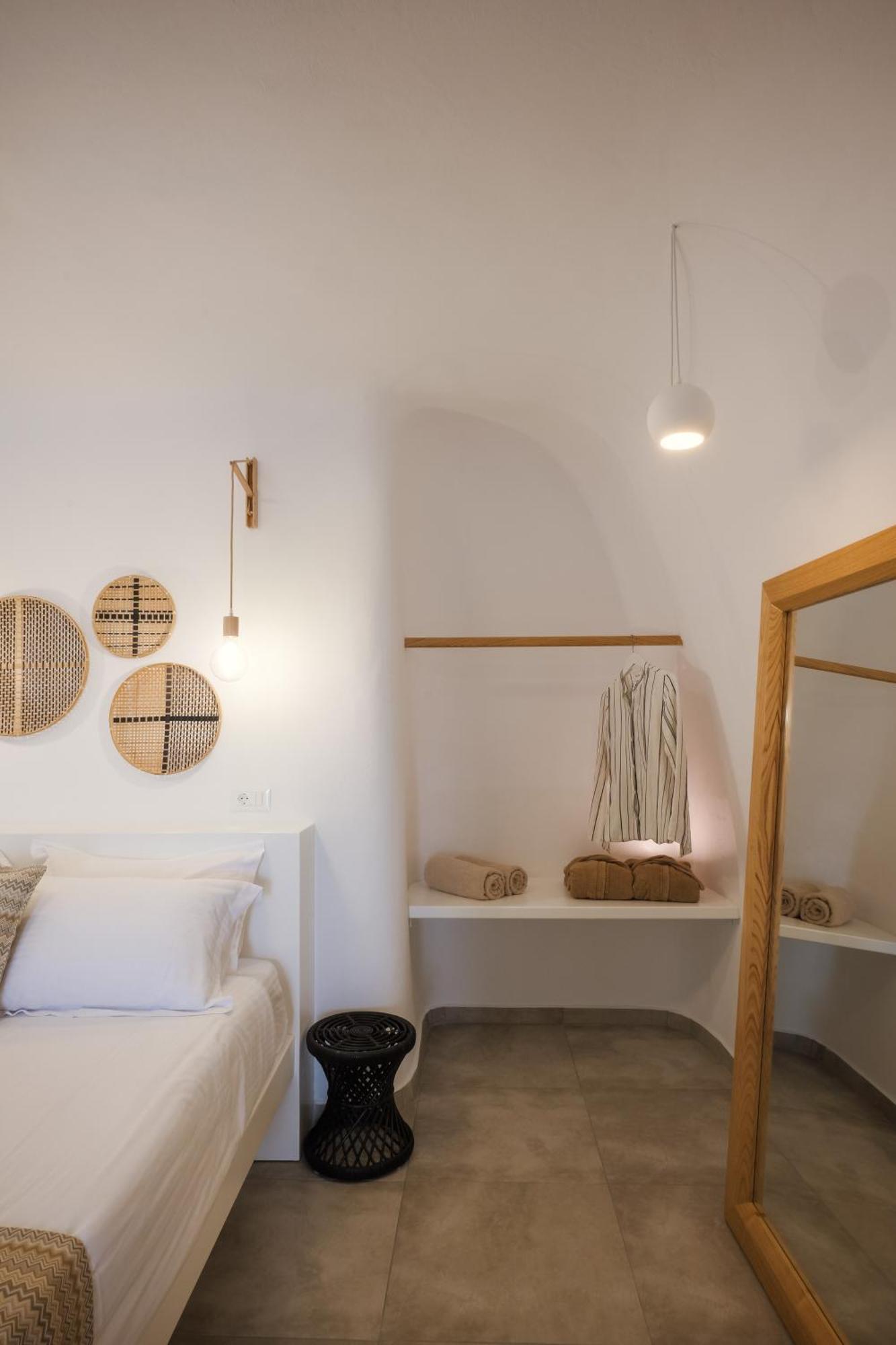Valery Suites Фира Екстериор снимка