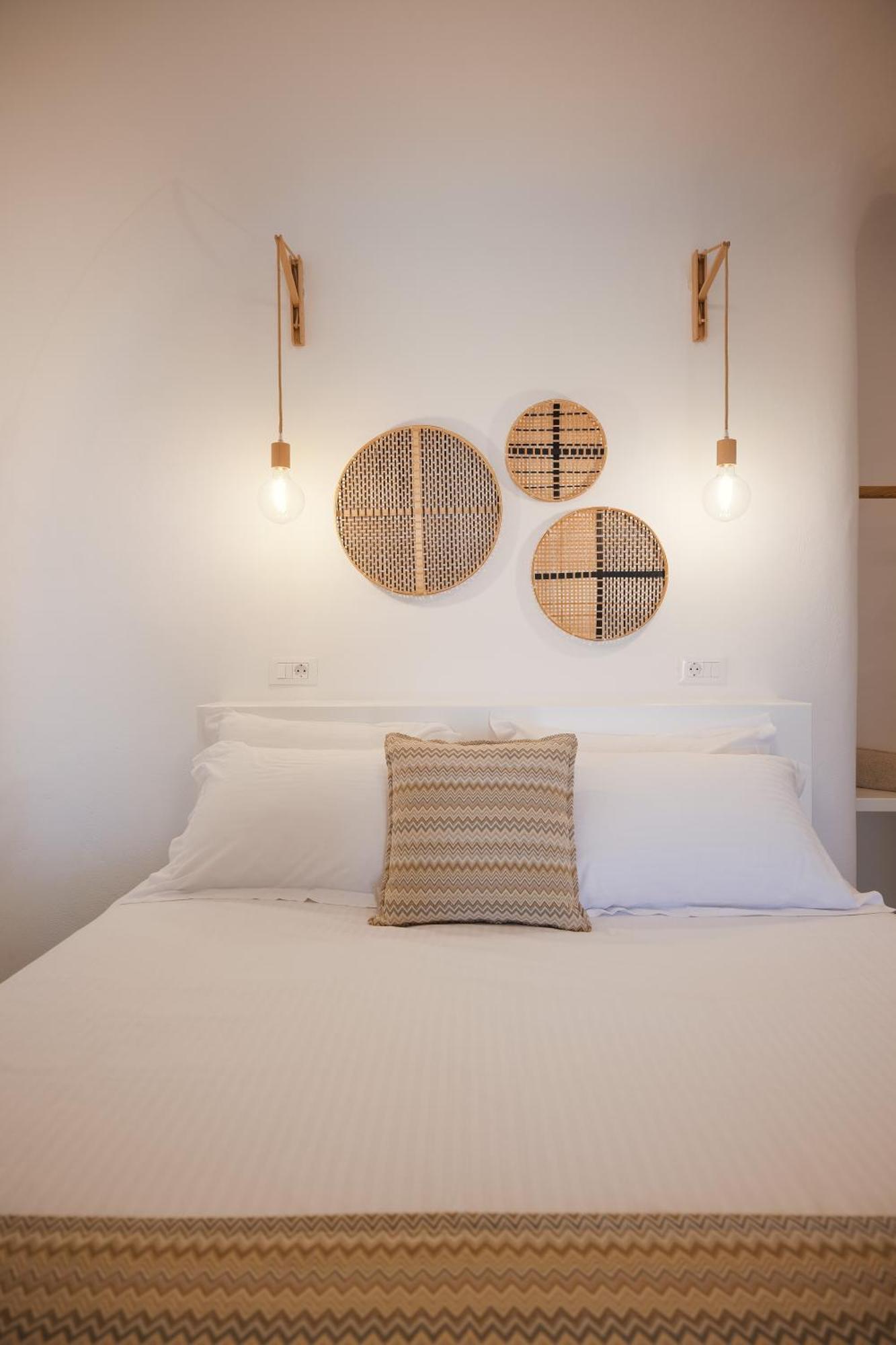 Valery Suites Фира Екстериор снимка