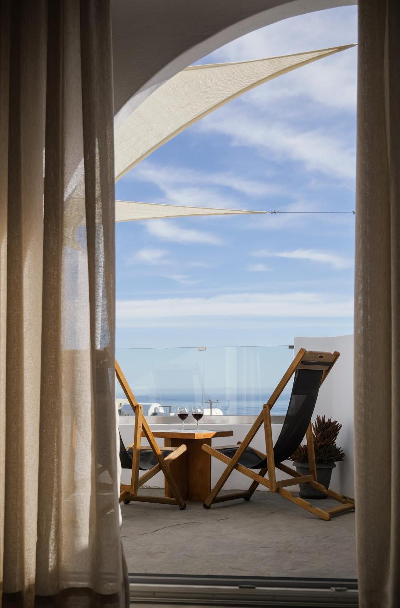 Valery Suites Фира Екстериор снимка