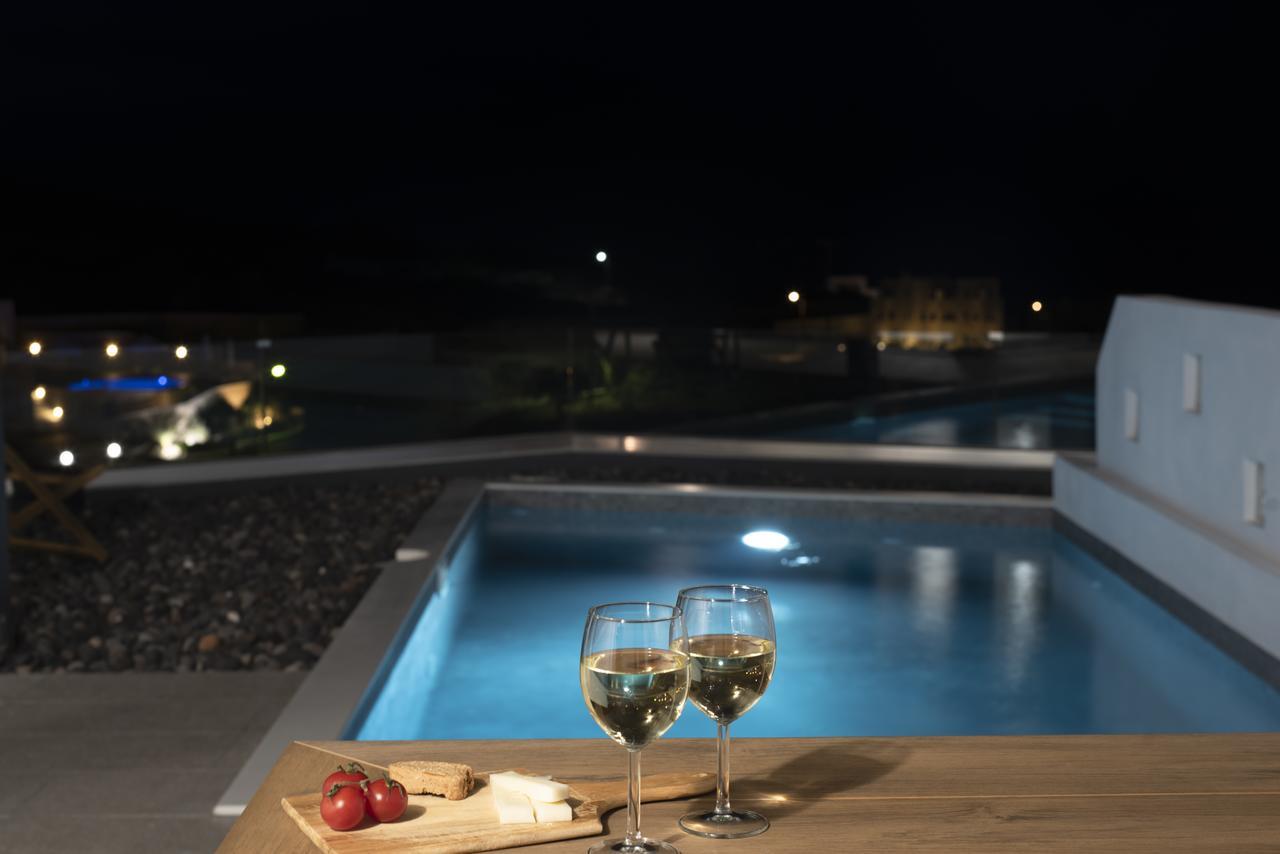 Valery Suites Фира Екстериор снимка