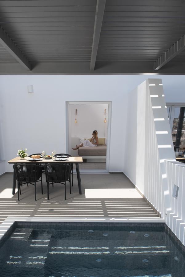 Valery Suites Фира Екстериор снимка